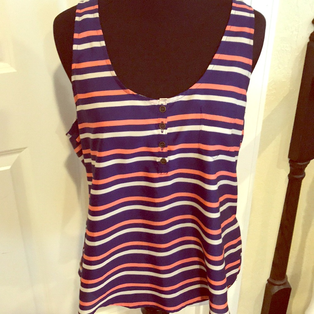 I love H81 striped tank! 💝
